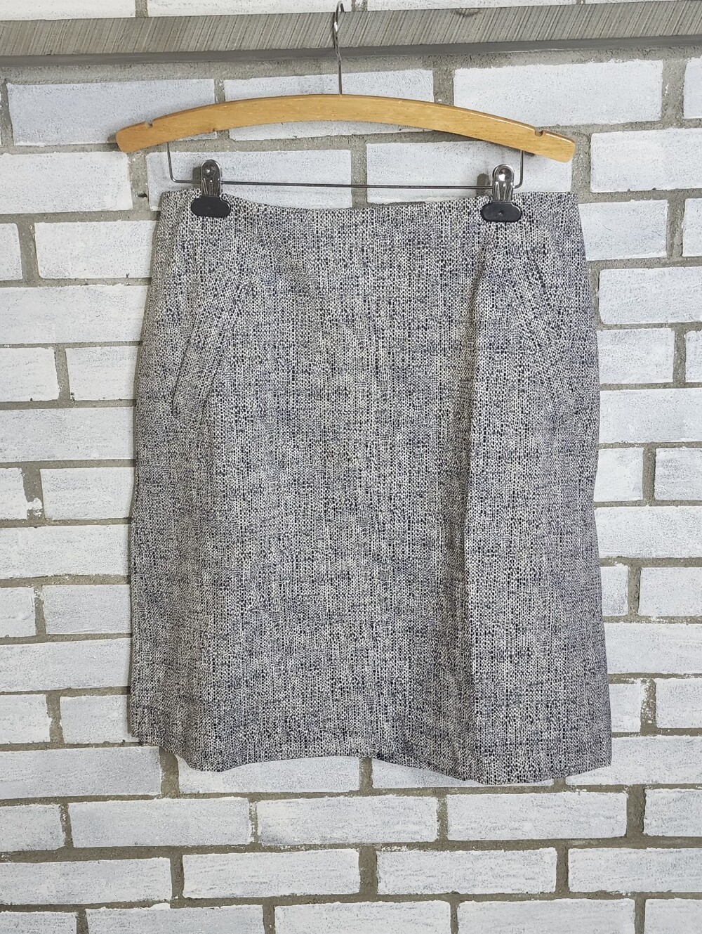 • Lands End Women's Knee Length Straight Skirt 14 Blue White Back Slit Stretch